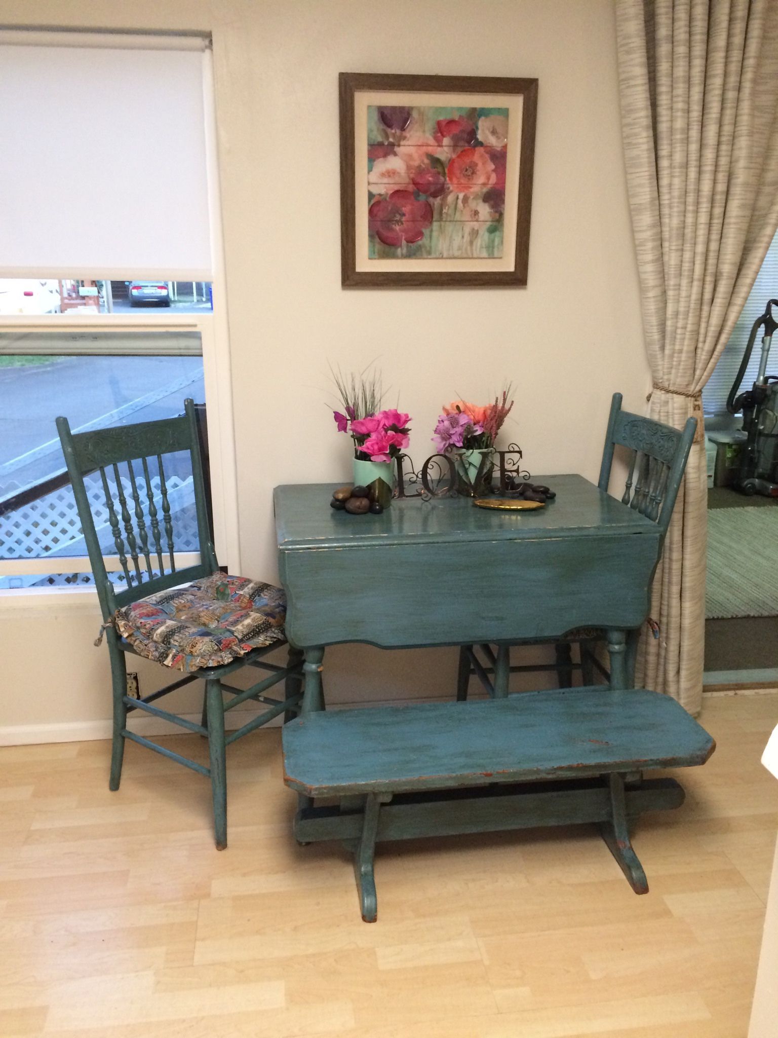 Small Table And Chairs 