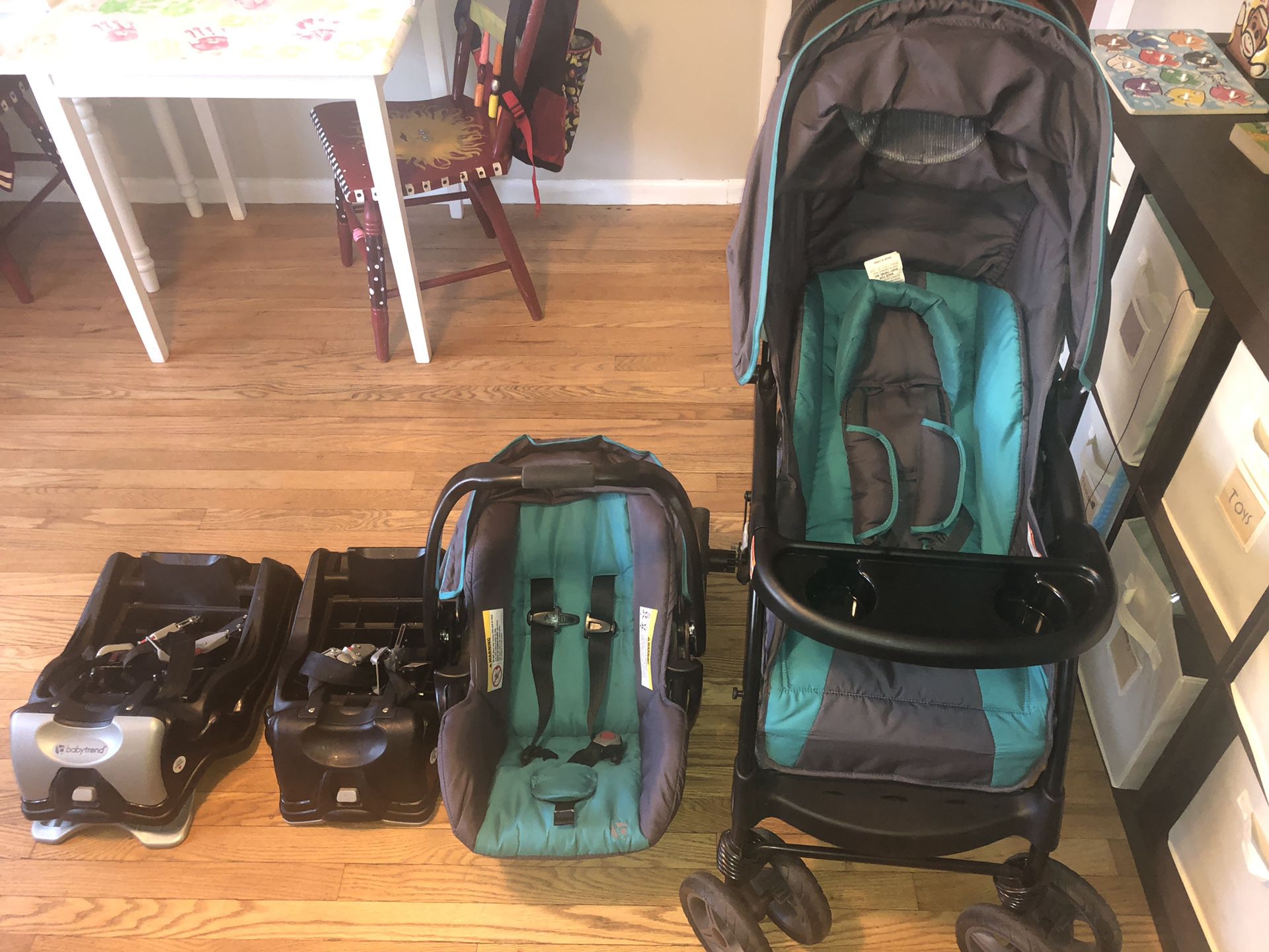 Baby Trend Venture Travel System with 2 bases
