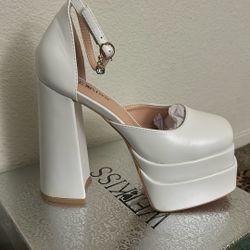 Wet kiss Heels