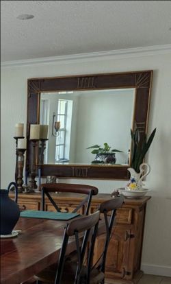 Wall mirror.
