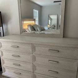 Dresser With Mirror