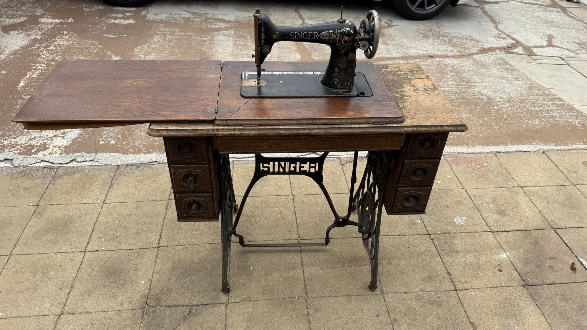 Singer Sewing Machine