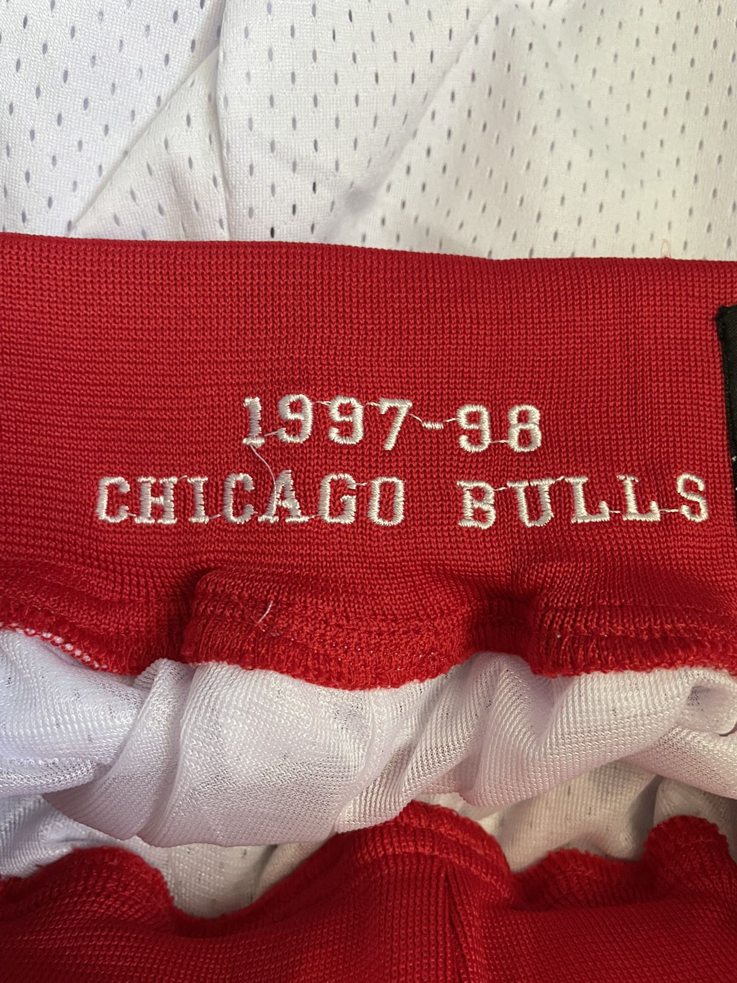 JUST DON】Men's New Original NBA Chicago Bulls Shorts Red