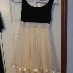 Cute formal girls dress - size 8