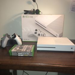 Xbox one S 500 GB + more