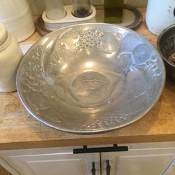 Wilton Serving Bowl