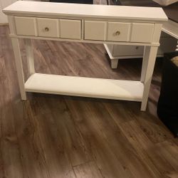 White And Gold Table 