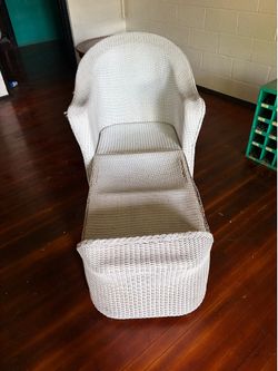 White Wicker Chaise Lounge Chair