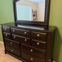 Dresser/Nightstand