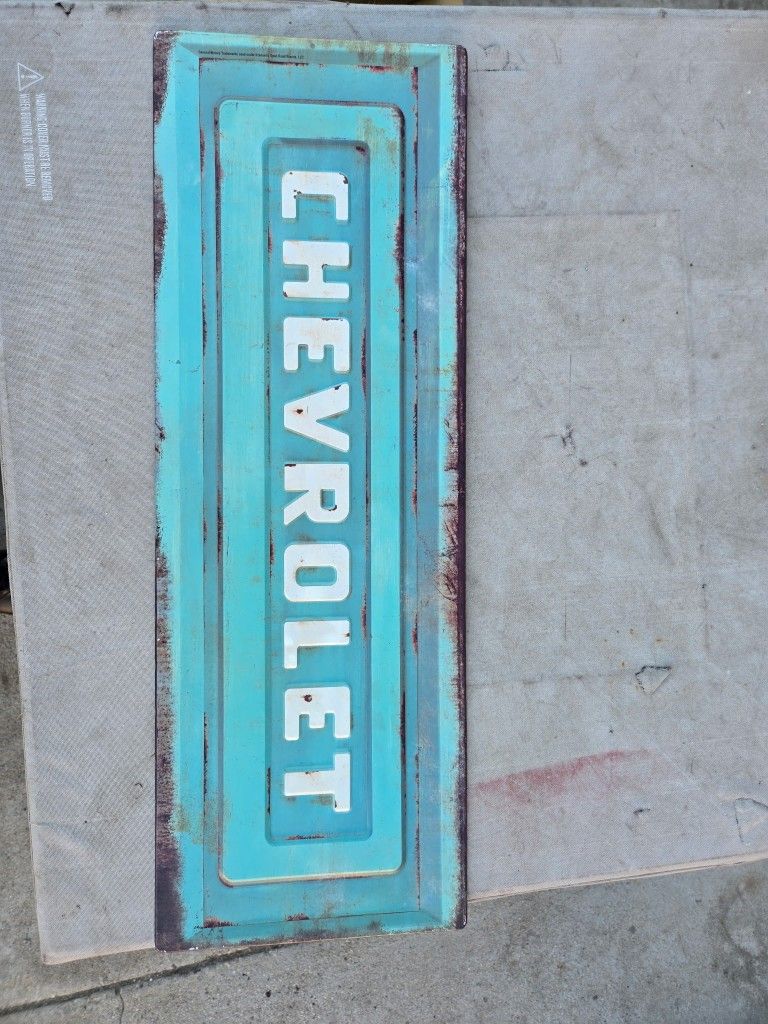 New replica tail gate
56' chevy c-10
GM original product