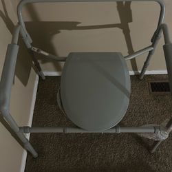 Large commode 