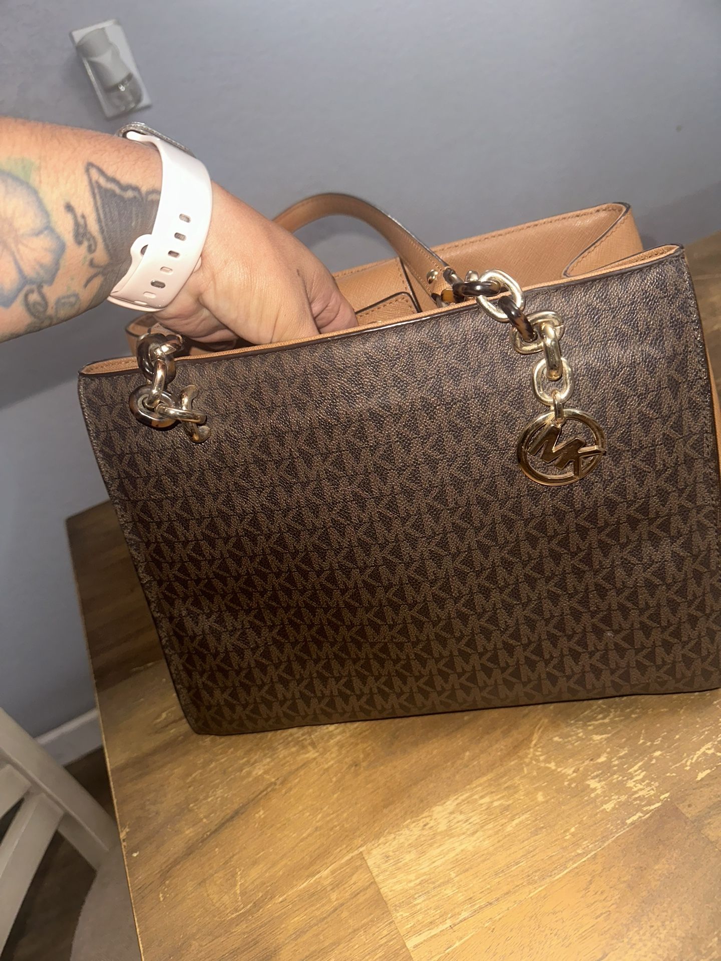 Micheal Kors Purse