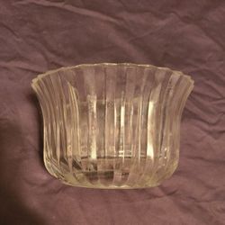 Vintage FTDA 1986 Scalloped Fluted Candy/Fruit/Nuts Clear Glass Serving Bowl 🥣 