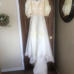 Vintage Wedding Dress-Princess Diana Romantic Style 