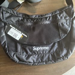 Supreme messenger bag new