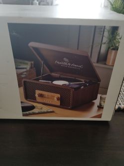 Hearth& hand 3 in 1 turntable
