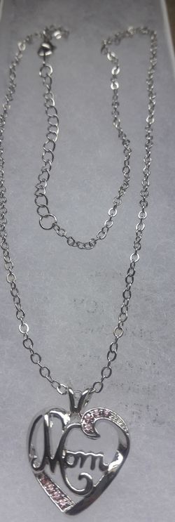 Engrave Mom 18K White Gold Plated necklace 19 inches long