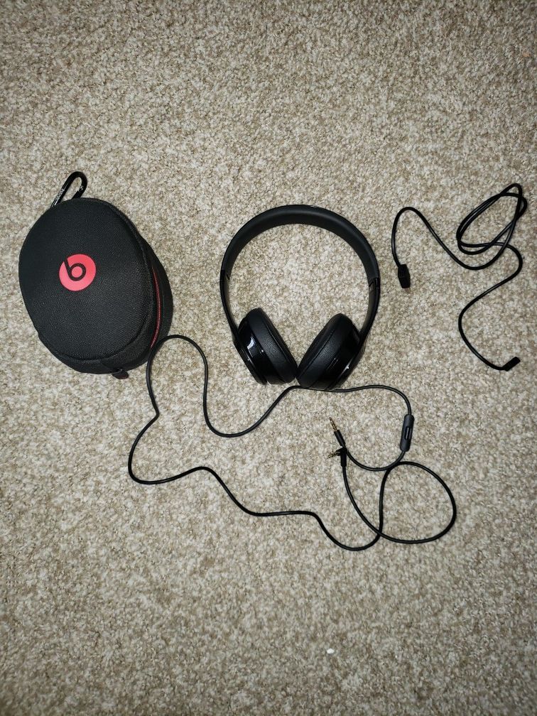 Beats by Dr. Dre Solo 3 Wireless Over the Ear Headphones Matte Black