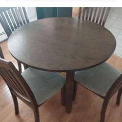 Kitchen Table And 4 Chairs