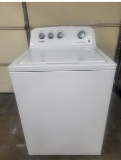 2022 whirlpool Washer (Delivery Available)