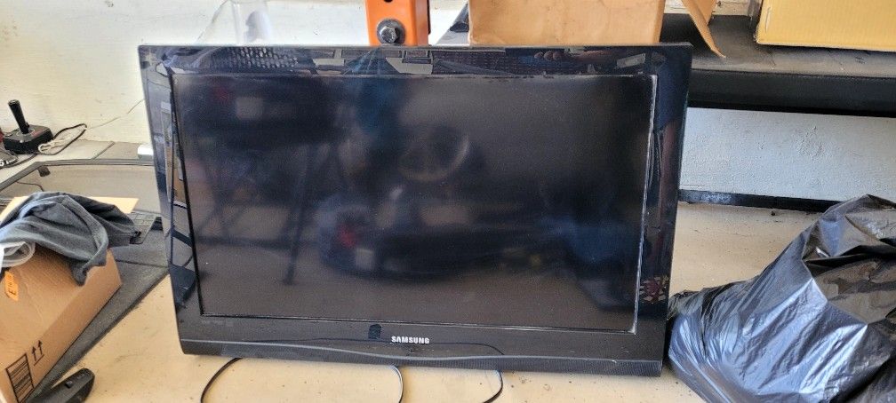 Samsung TV 32 Inch