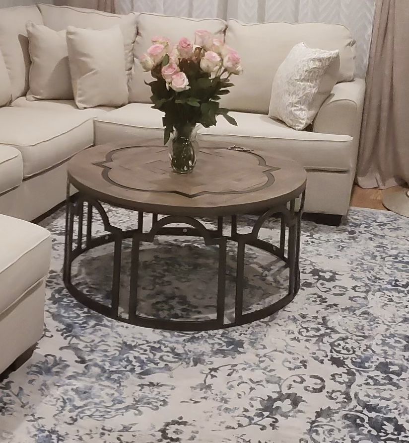 Modern round coffee Table
