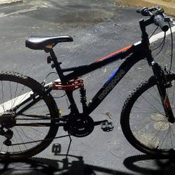 Mongoose Standoff Full Suspension 26" Mountain Bike,Like New, 9.5/10, Only Rode a Few Times, Orig New $275 ($250 + tax) Sell $150