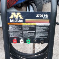 Industrial 2700 Psi. Gas Powered ..Very Clean Pressure Washer....Used 2 Times