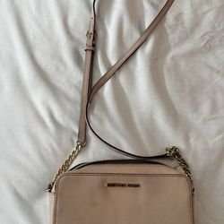 Micheal Kors Cross Body Purse