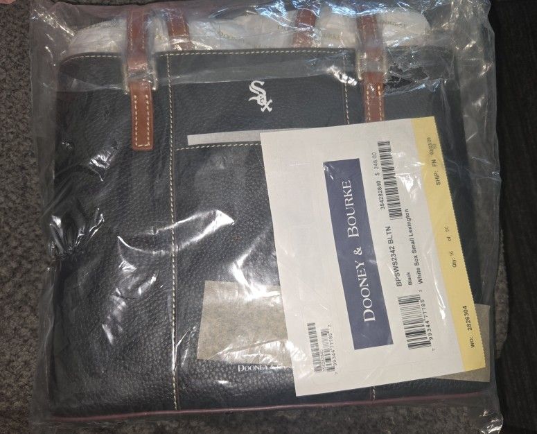 Dooney & Bourke Lexington Shopper