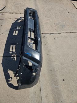 Nissan Titan front bumper Oem