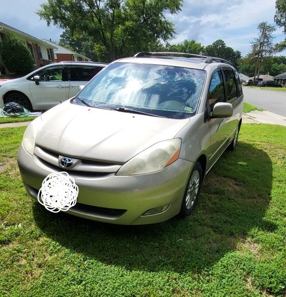 2008 Toyota Sienna