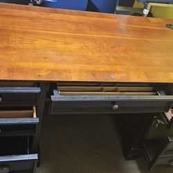 Beautiful Solid Wood Desk With Key