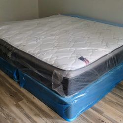 NEW KING-SIZE PILLOW TOP MATTRESS AND BOX SPRING 🆕️