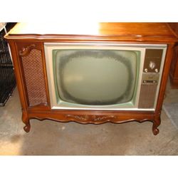 24” color tv
