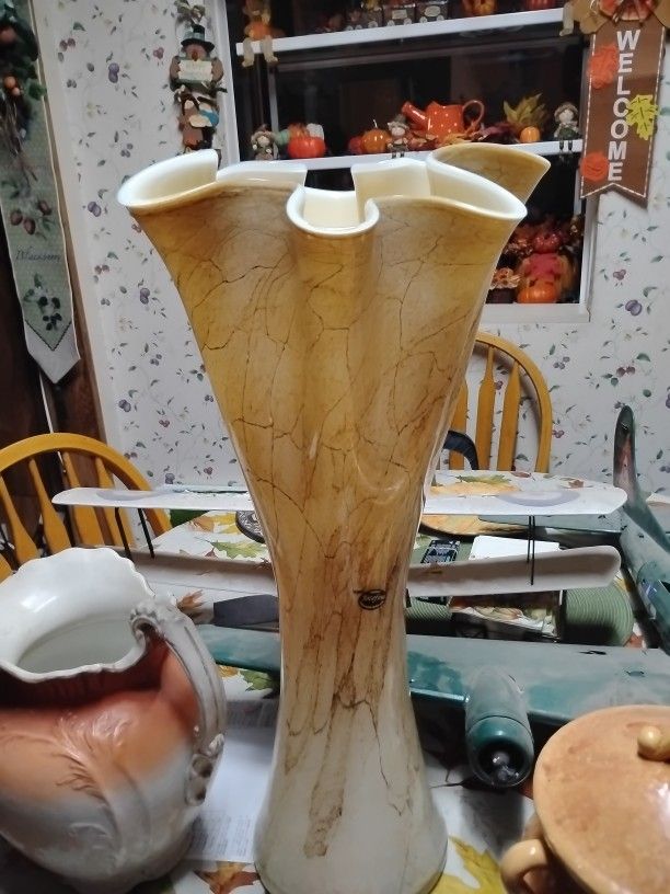 Josefinia Vase made In Poland