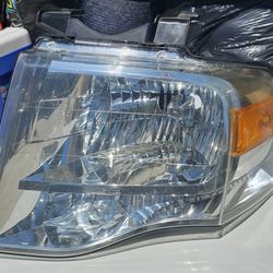 2007-2014 Ford Expedition Headlight Pair