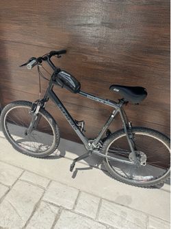 Trek 3700 Mountain Bike