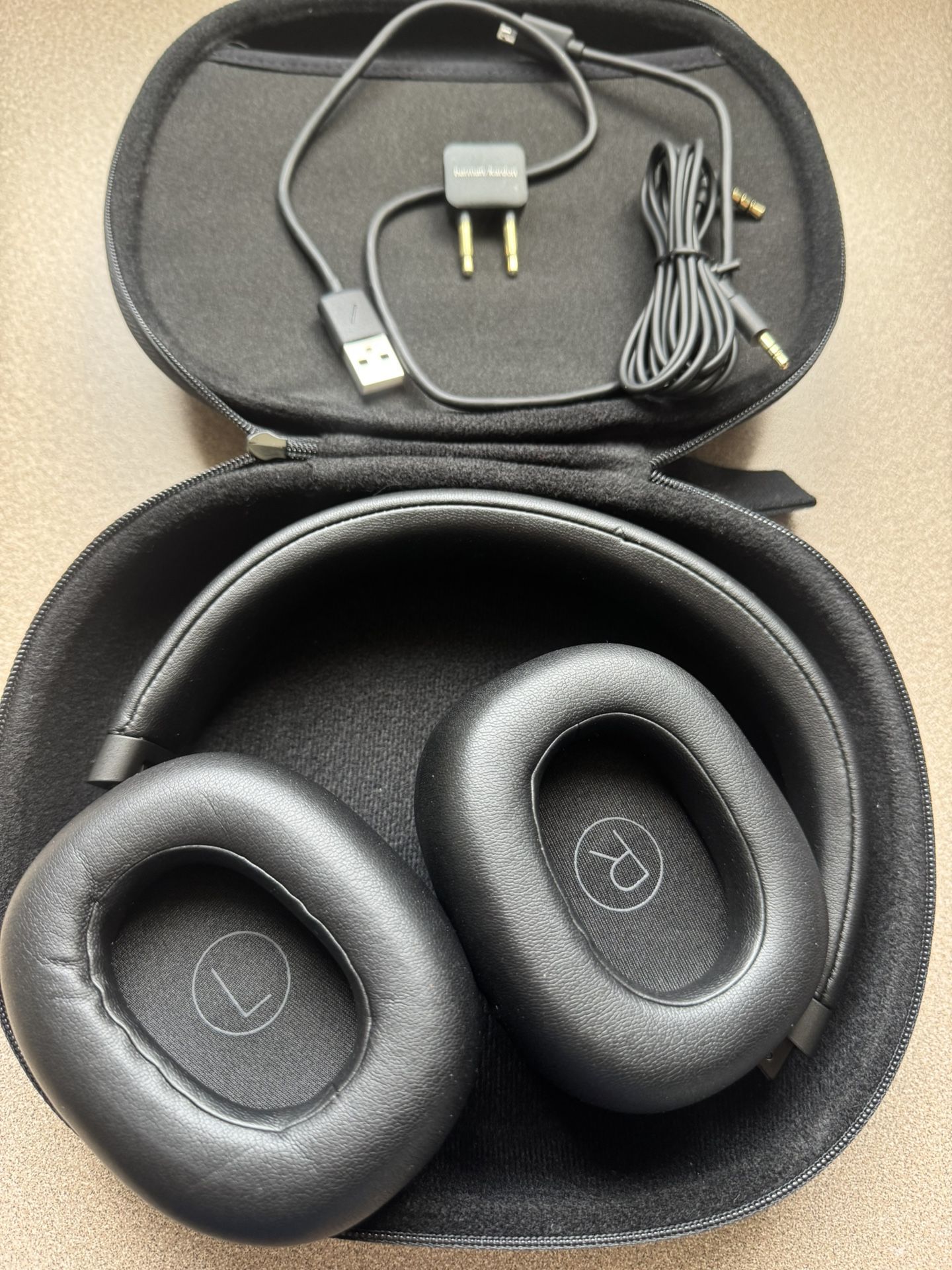 Harman Kardon ANC headphones like new