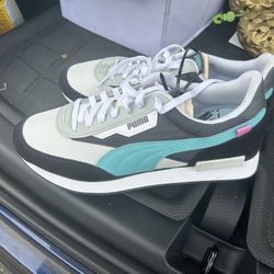 Men’s Puma Future Riders Size 12 New