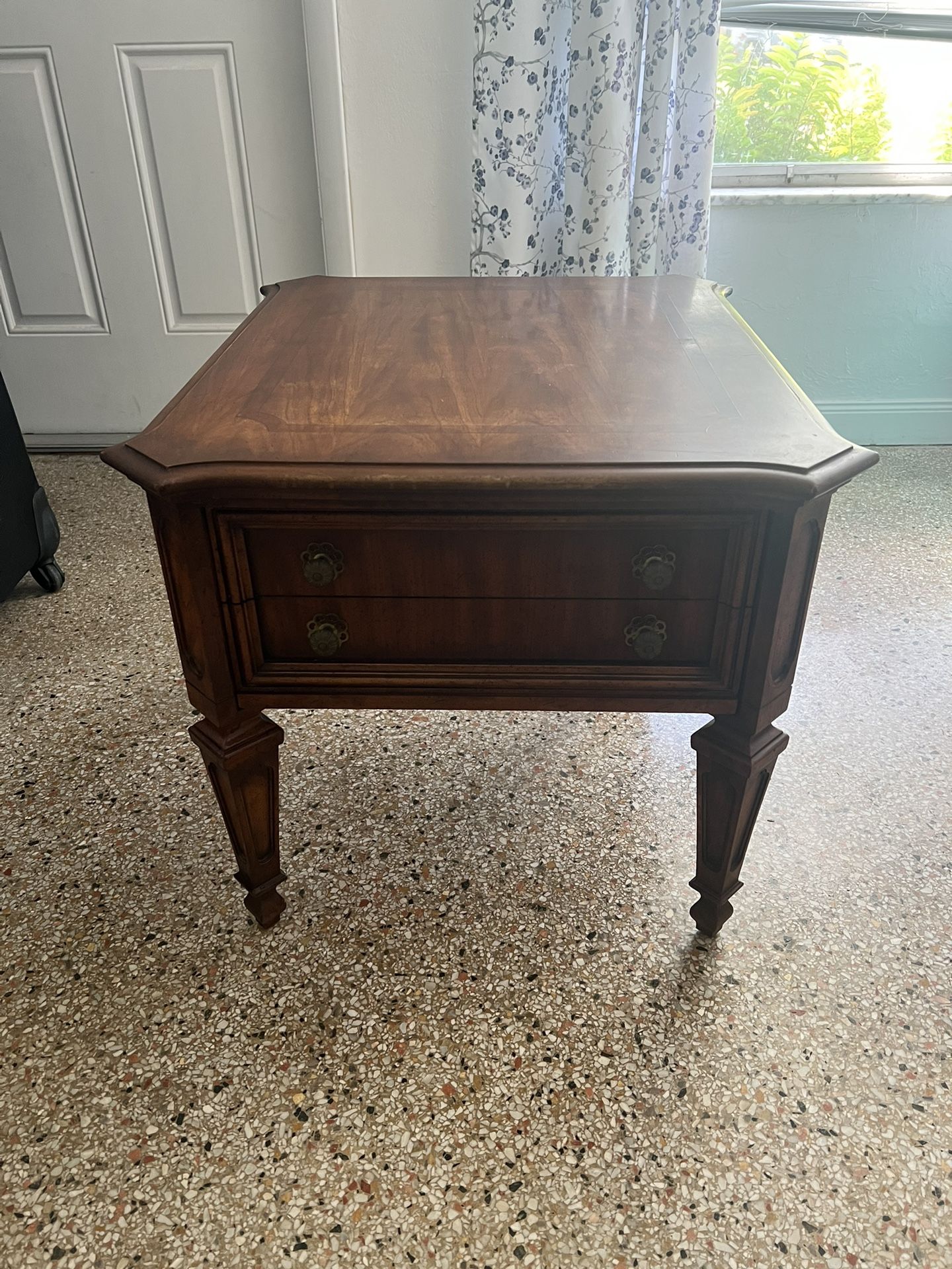 Weiman Vintage End Table/Nightstand with Drawers