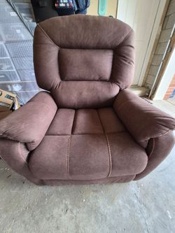 Brown heated lift chair recliner