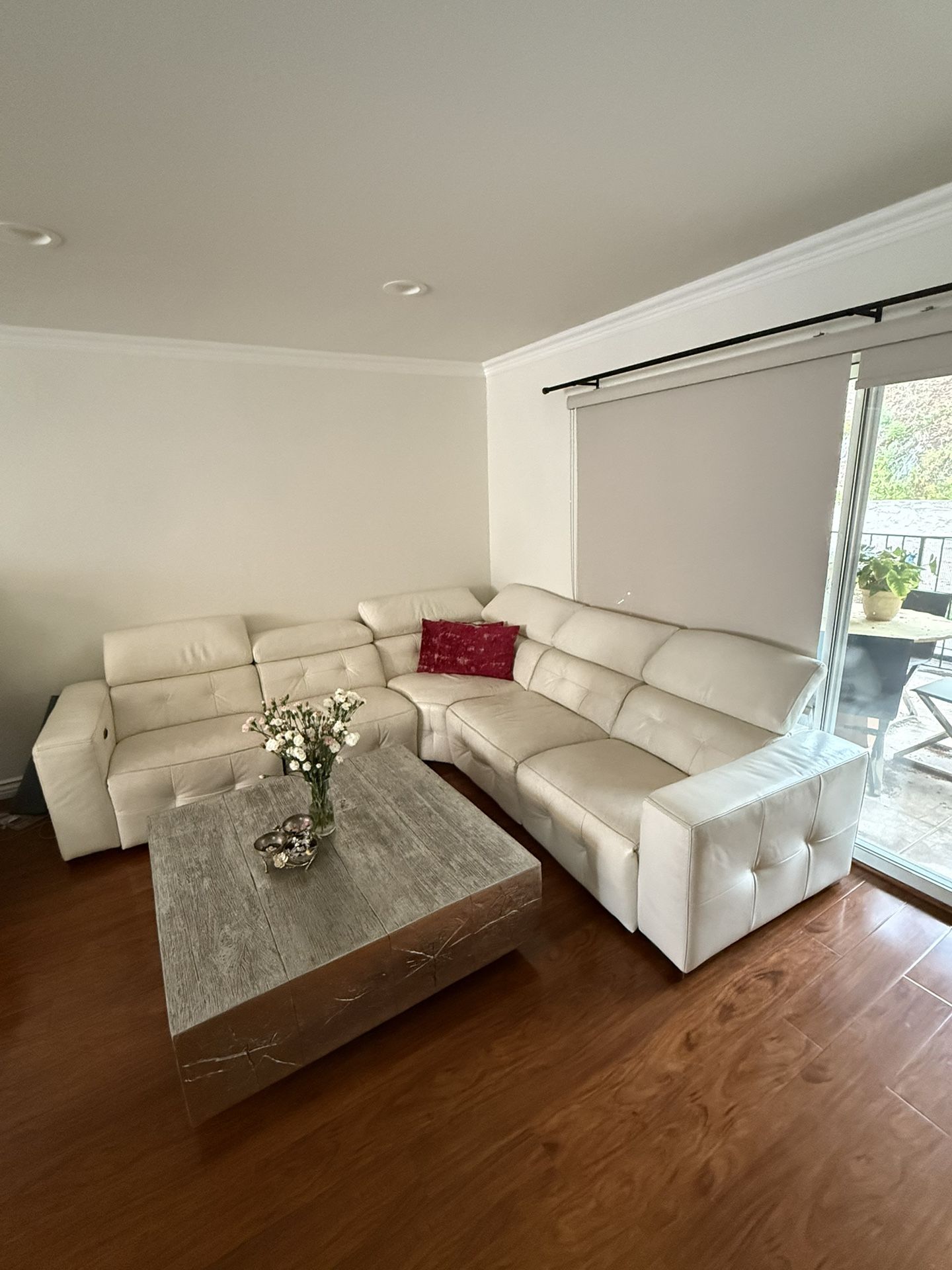 Leather Sectional Couch with 2 Reclining Seats On The Edges