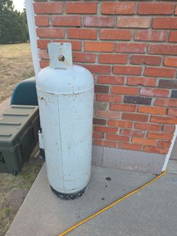 100lb propane tank