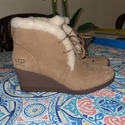 Ugg Women's Jeovana Chestnut Wedge Booties 7 Worn Once Excellent! 
