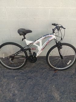 NEXT PLUSH MOUNTAIN BIKE FOR PARTS OR REPAIR