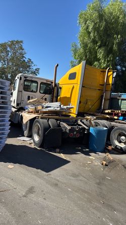 2012 freightliner 2012 Volvo