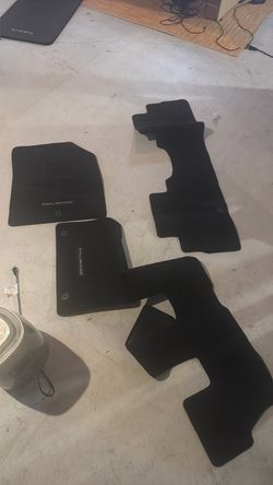 Hyundai palisade floor mats 2 full sets!