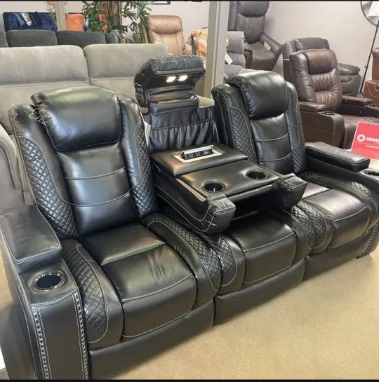 Party Time Midnight Reclining Sofa And Loveseat
Ashley Furniture