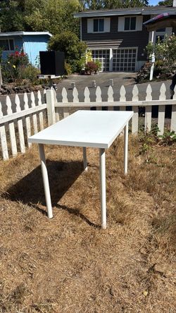 IKEA TABLE / DESK - FREE